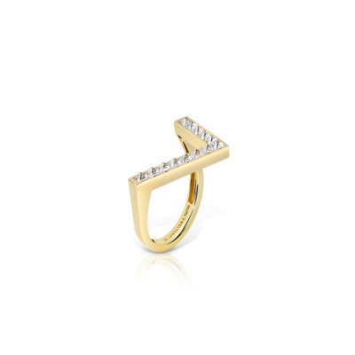 Gold ring featuring a single row of diamonds arranged in a geometric design.